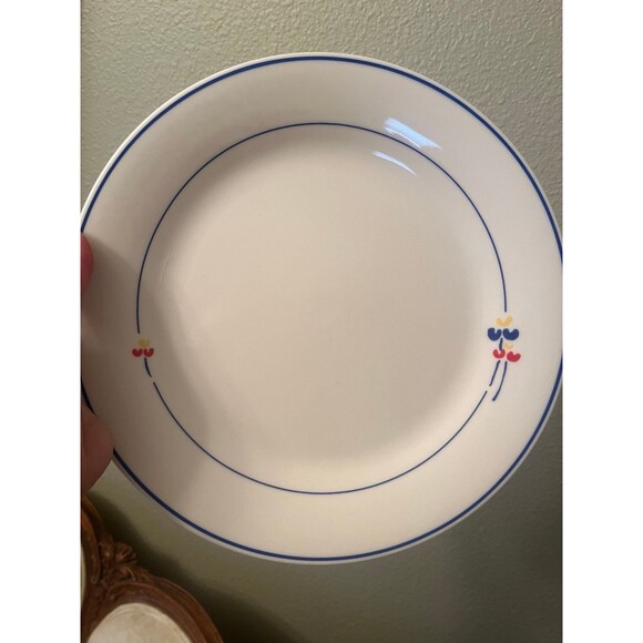 Set of 4 Riva Designs Tulip Dinner Plates - Picture 1 of 2